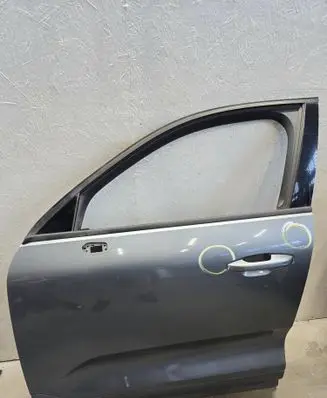 Volvo XC40 Front door