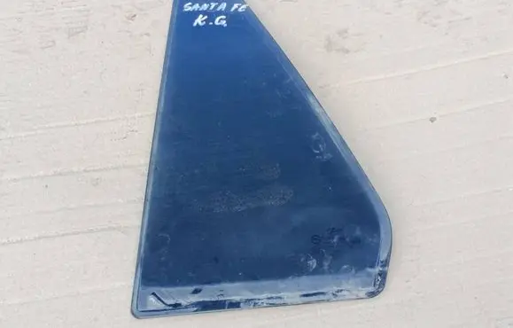 Hyundai Santa Fe Rear vent window glass DOT748AS3M355 43R000385