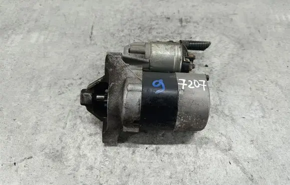 Renault Twingo I Starter motor 8200369521E