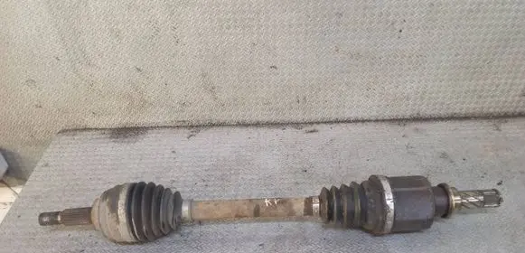 Renault Clio III Front driveshaft