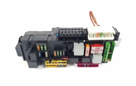 Mercedes-Benz GLK (X204) Fuse module A2049061005