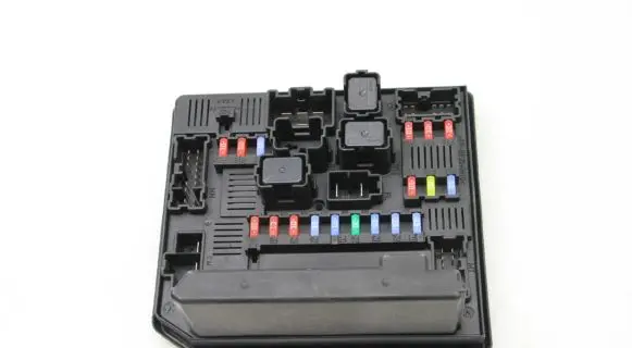 Nissan Qashqai+2 Fuse module 284B7JD02A