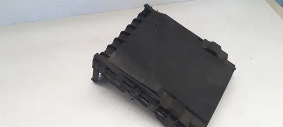 Skoda Octavia Mk2 (1Z) Fuse box cover 1K0937132F