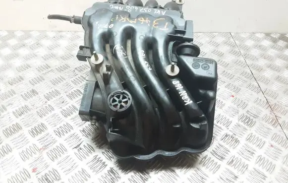 Volkswagen Golf IV Intake manifold 06A133206H