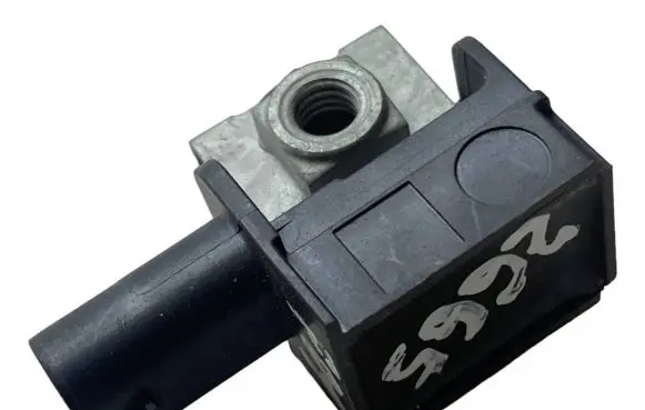 BMW 7 F01 F02 F03 F04 Airbag deployment crash/impact sensor 9224177 65779224177