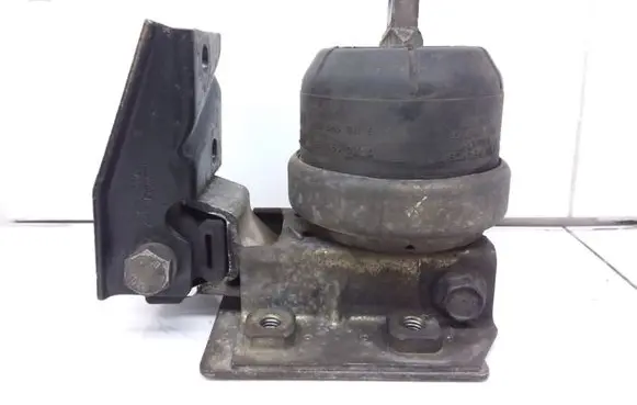Volkswagen Sharan Gearbox mount 7M0199131 97VW6B032