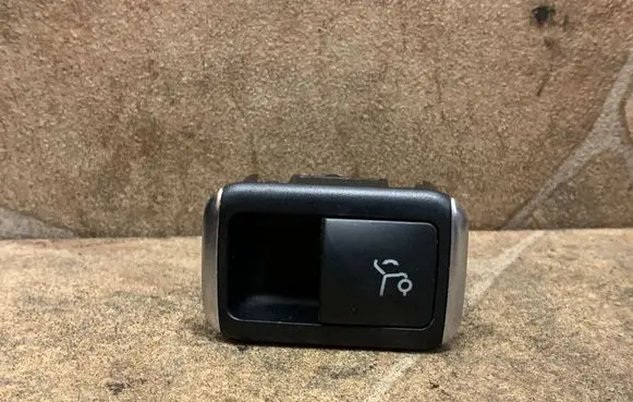 Mercedes-Benz GLS X166 Tailgate/boot open switch button A1668707610