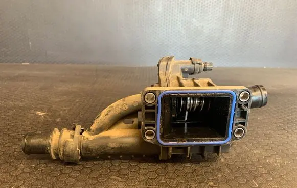 Peugeot 5008 Thermostat/thermostat housing 071002