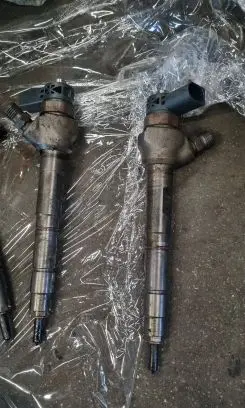 Volkswagen PASSAT CC Fuel injector 03L130277J