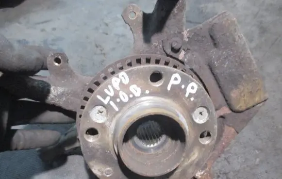Volkswagen Lupo Front wheel hub 