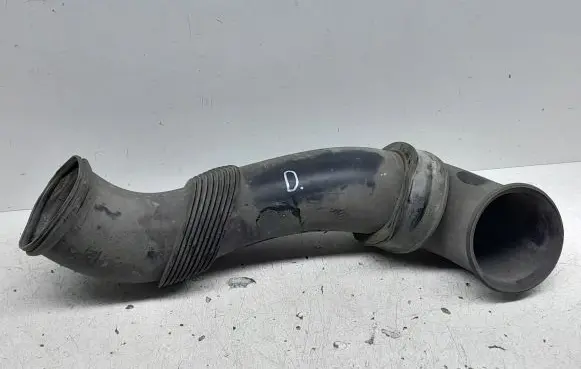 Audi Q7 4L Air intake hose/pipe 7L6129609 7L6129752B