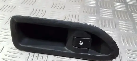 Renault Laguna II Electric window control switch 8200016014
