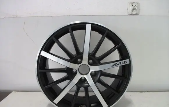 R18 alloy rim