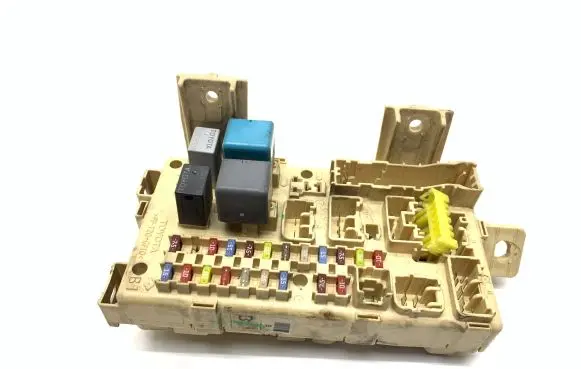 Toyota Avensis T250 Fuse box set 5330354220 9008087019