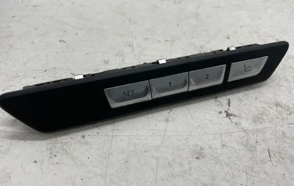 BMW 7 G11 G12 Seat memory switch 9382804