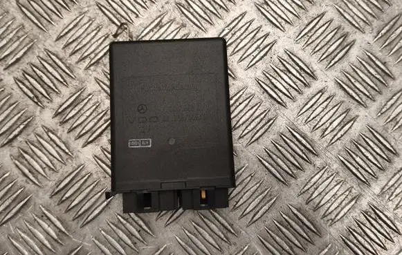 Mercedes-Benz Vito Viano W638 Door central lock control unit/module A0004460118