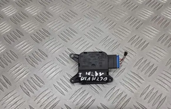Skoda Octavia Mk1 (1U) Central body control module 1J1907511G