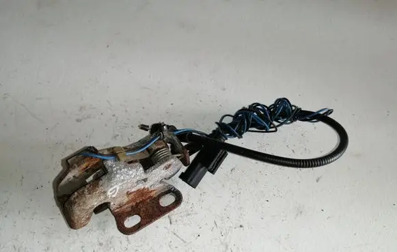 Loading door lock