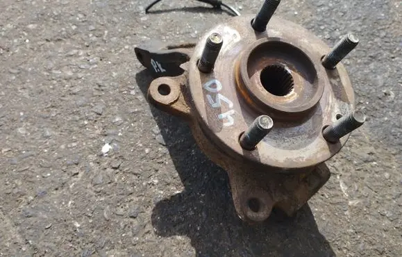 Citroen C3 Front wheel hub