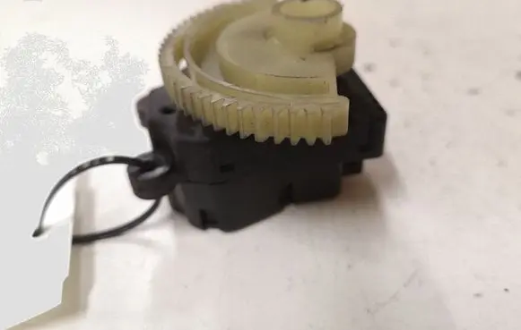 Citroen C5 Air flap motor/actuator P1975001UA P1975001UA42