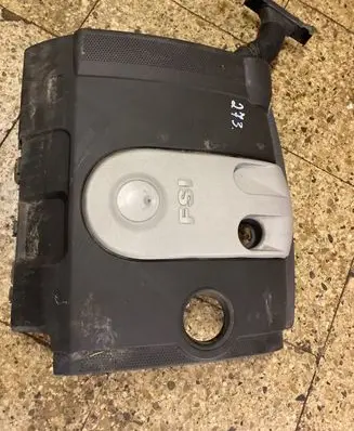 Volkswagen Jetta V Engine cover (trim)