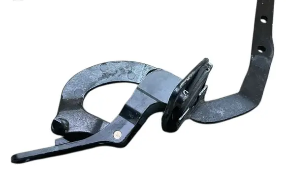 Volvo V70 Tailgate/trunk/boot hinge 8643157