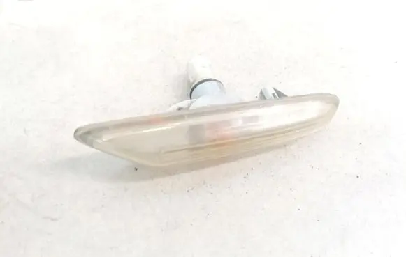 BMW 3 E46 Front fender indicator light 69113715 6911371-5