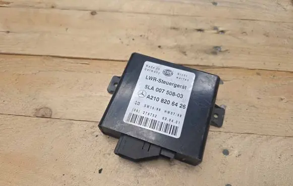 Mercedes-Benz E W210 Light module LCM A2108206426