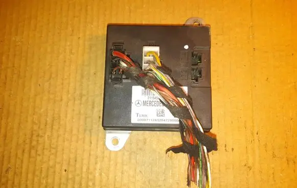 Mercedes-Benz E W211 Comfort/convenience module 2115452132