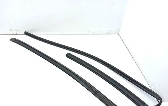 Mercedes-Benz Vito Viano W639 Rubber seal front coupe door window A6397210480 A6397210580 A6397210680