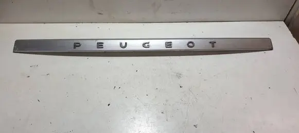 Peugeot 1007 Tailgate/boot cover trim set 