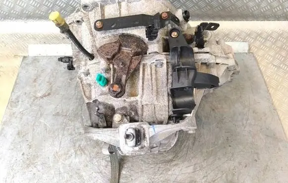 Renault Trafic III (X82) Manual 6 speed gearbox pf6040
