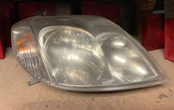 Toyota Corolla E120 E130 Headlight/headlamp 123480