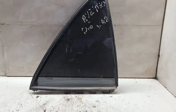 Toyota Avensis T250 Rear vent window glass 43R00048