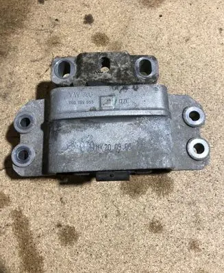 Volkswagen Jetta V Engine mount bracket 1K0199555