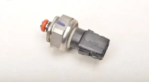Toyota Yaris Fuel pressure sensor 89458-33041