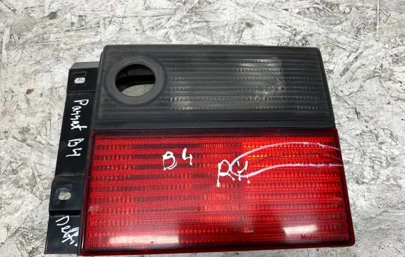Volkswagen PASSAT B4 Tailgate rear/tail lights 140440