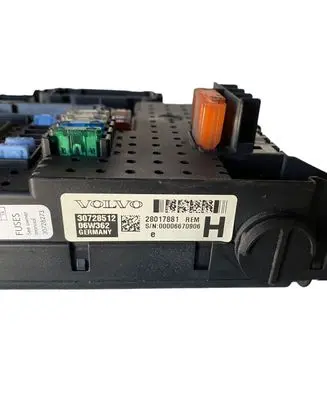 Volvo XC90 Fuse module 30728512 28017881