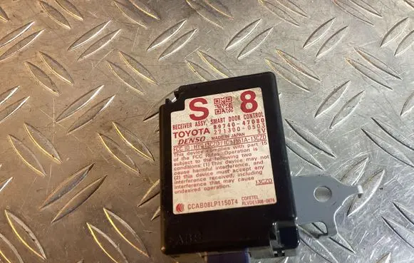 Toyota Prius+ (ZVW40) Keyless (KESSY) go control unit/module 8974047080 2713000503