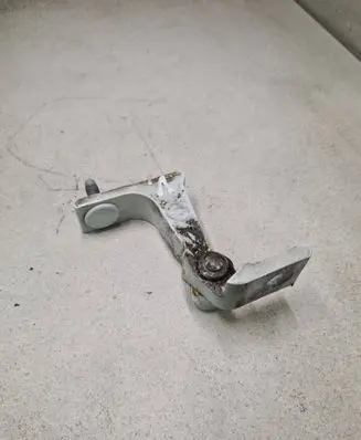 Audi A4 S4 B9 Front door upper hinge 8W5831403A A046574