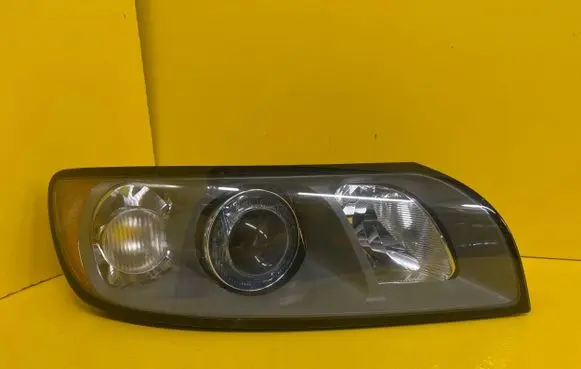 Volvo V50 Headlight/headlamp 30698890