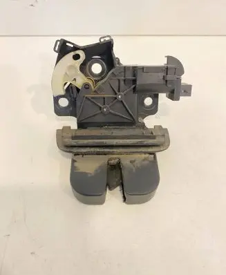 Audi A4 S4 B7 8E 8H Tailgate/trunk/boot lock/catch/latch 8P4827505B