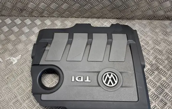 Volkswagen Jetta VI Engine cover (trim) 03L103925B