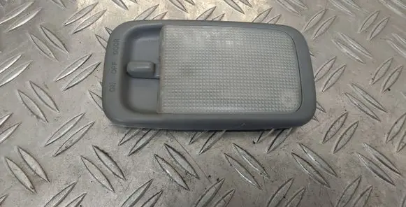 Toyota RAV 4 (XA20) Rear seat light