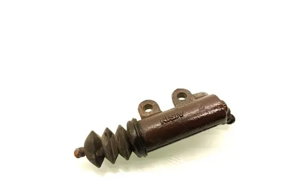 Clutch slave cylinder