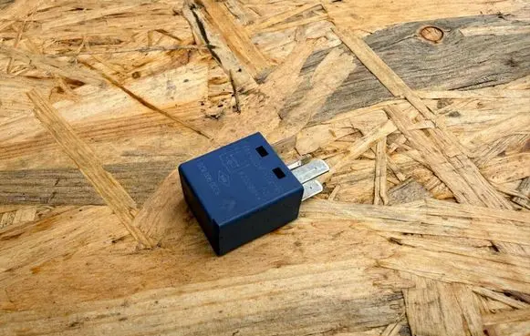 Renault Megane III Other relay 8200900820