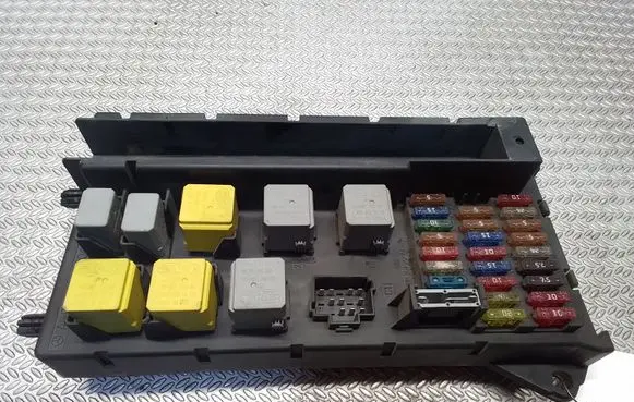 Mercedes-Benz Sprinter W906 Fuse module A9065450401
