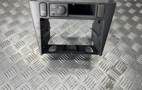 Volvo S40, V40 Radio/GPS head unit trim 73180 30867740 30613739