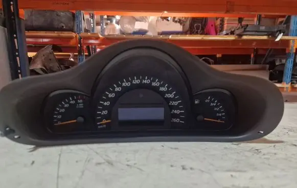 Mercedes-Benz C W203 Speedometer (instrument cluster) A2035401947