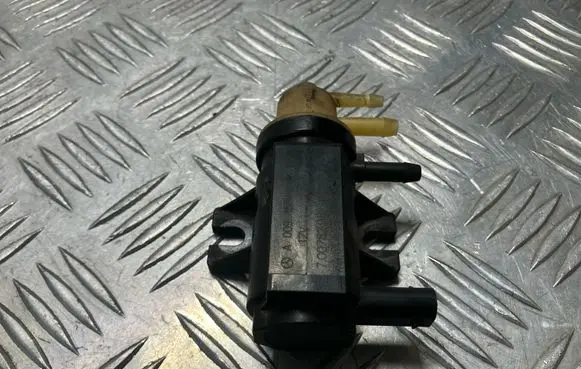 Mercedes-Benz C W204 Vacuum valve A0091533128